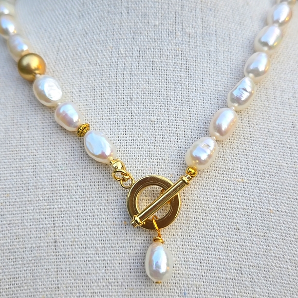 Jewelry - Genuine Baroque Freshwater Pearl Gold Waterproof Toggle Necklace NEW